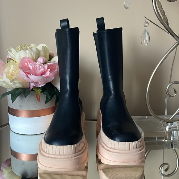 CHARLES & KEITH Leather Black Boots - Picture 2 of 11
